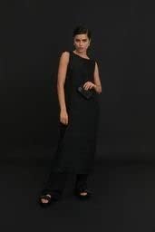 جراب IDEAL OF SWEDEN النحيف لهاتف iPhone 13 Pro Max، يدعم الشحن اللاسلكي، جراب هاتف متين من البولي كربونات غير اللامع مع مضاد للانزلاق (أسود فحمي) 