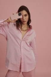 IDEAL OF SWEDEN Flat Case for iPhone 13 Pro, Supports Wireless Charging, Durable Matte Polycarbonate Phone Case with Anti-Slip (Blush Pink)