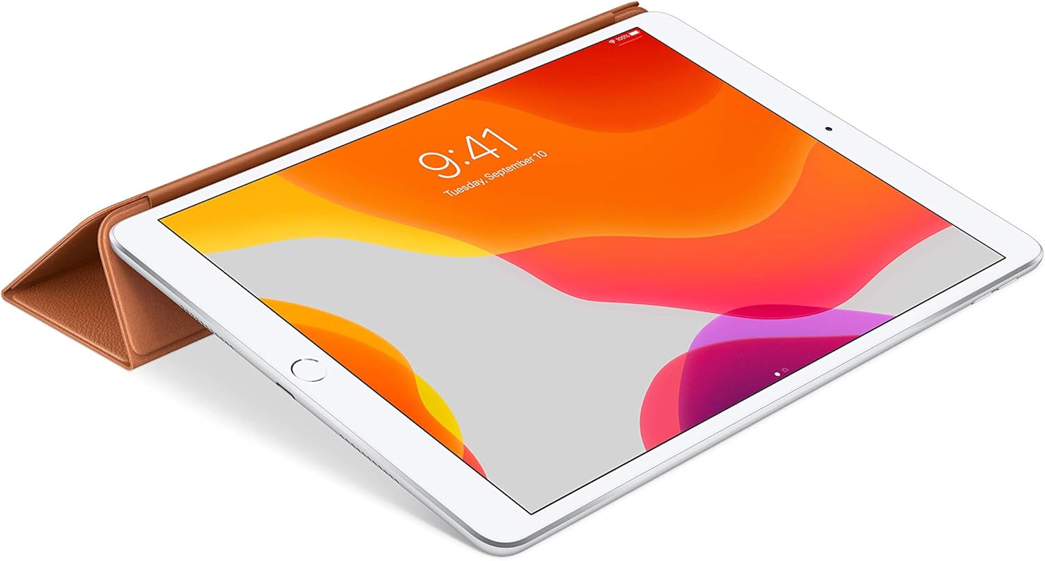 غطاء ذكي من الجلد من Apple (لأجهزة iPad - الجيل السابع وiPad Air - الجيل الثالث) - بني فاتح 