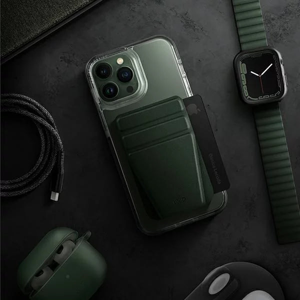 غطاء UNIQ Combat لهاتف iPhone 13 مقاس 6.1 بوصة أخضر (UNIQ-IP6.1HYB(2021)-COMGRN)