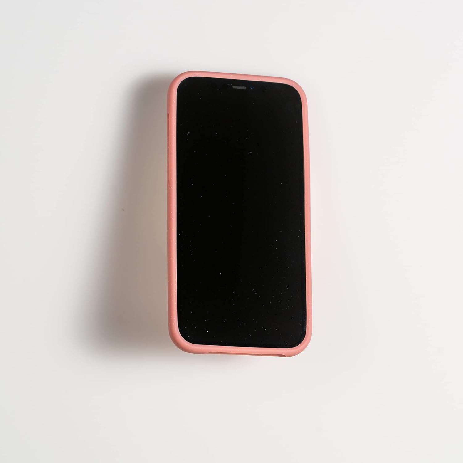 غطاء لاندر توري البلاستيكي المعاد تدويره لهاتف iPhone 12 و12 Pro (وردي خدود)