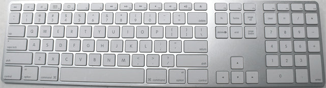لوحة مفاتيح Apple USB سلكية مع لوحة مفاتيح رقمية 