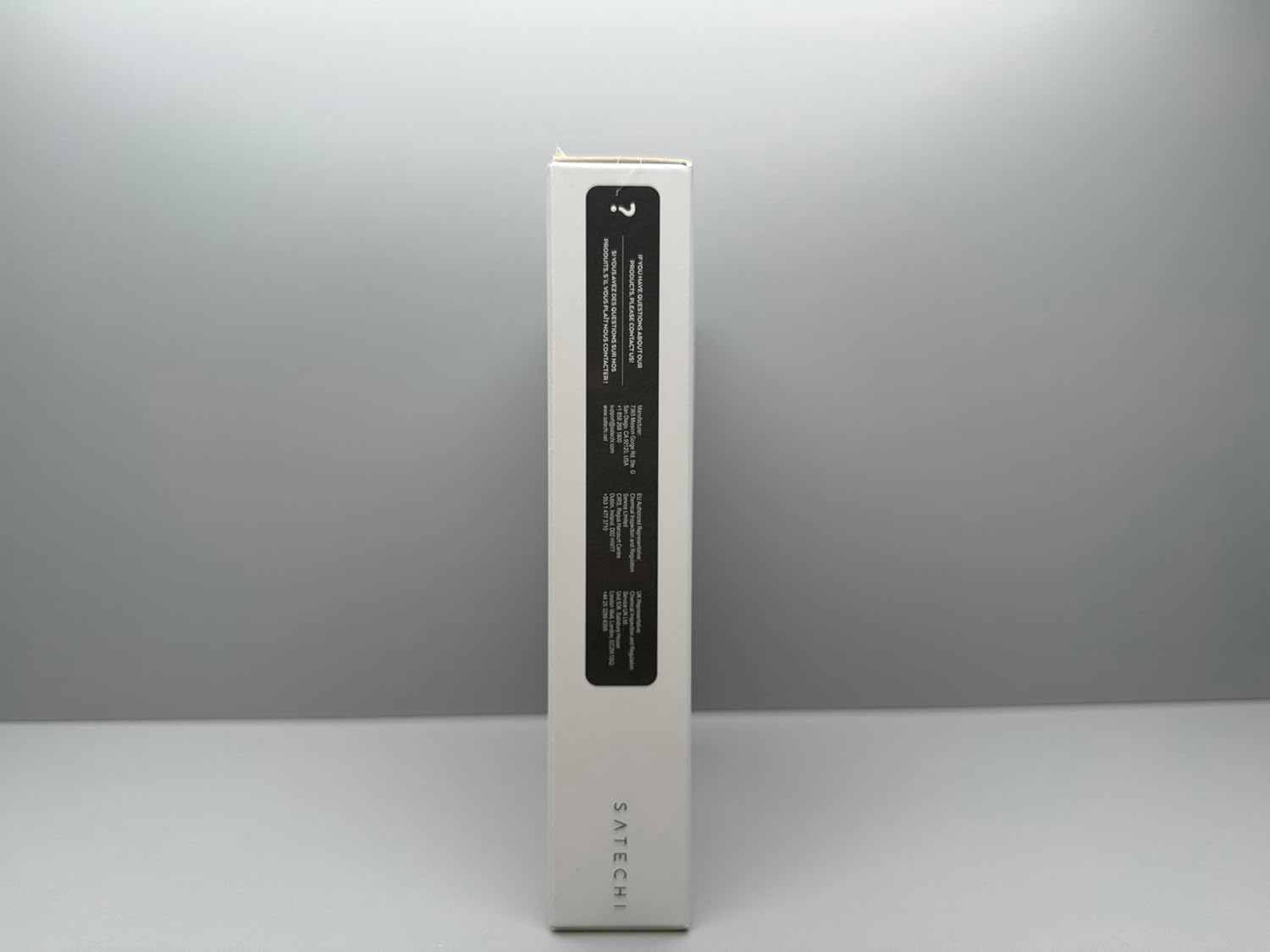 حامل Satechi R1 متعدد الزوايا قابل للطي للأجهزة اللوحية - متوافق مع iPad Pro M2/M1، iPad Air/Mini، iPhone 16/15/14/13/12 والمزيد (رمادي فضائي)