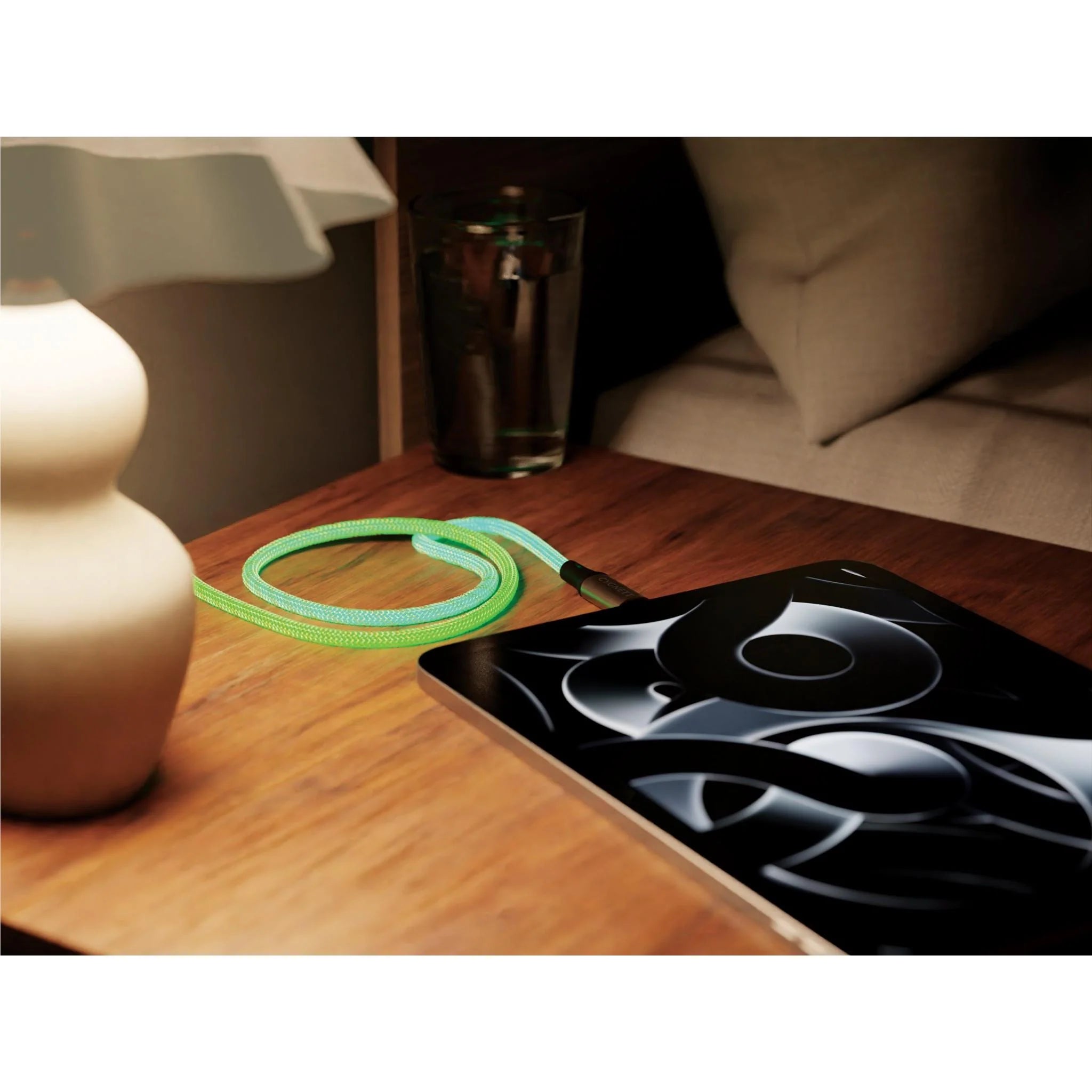 كابل CYGNETT USB-C إلى USB-A 1.2 متر LED GLOW