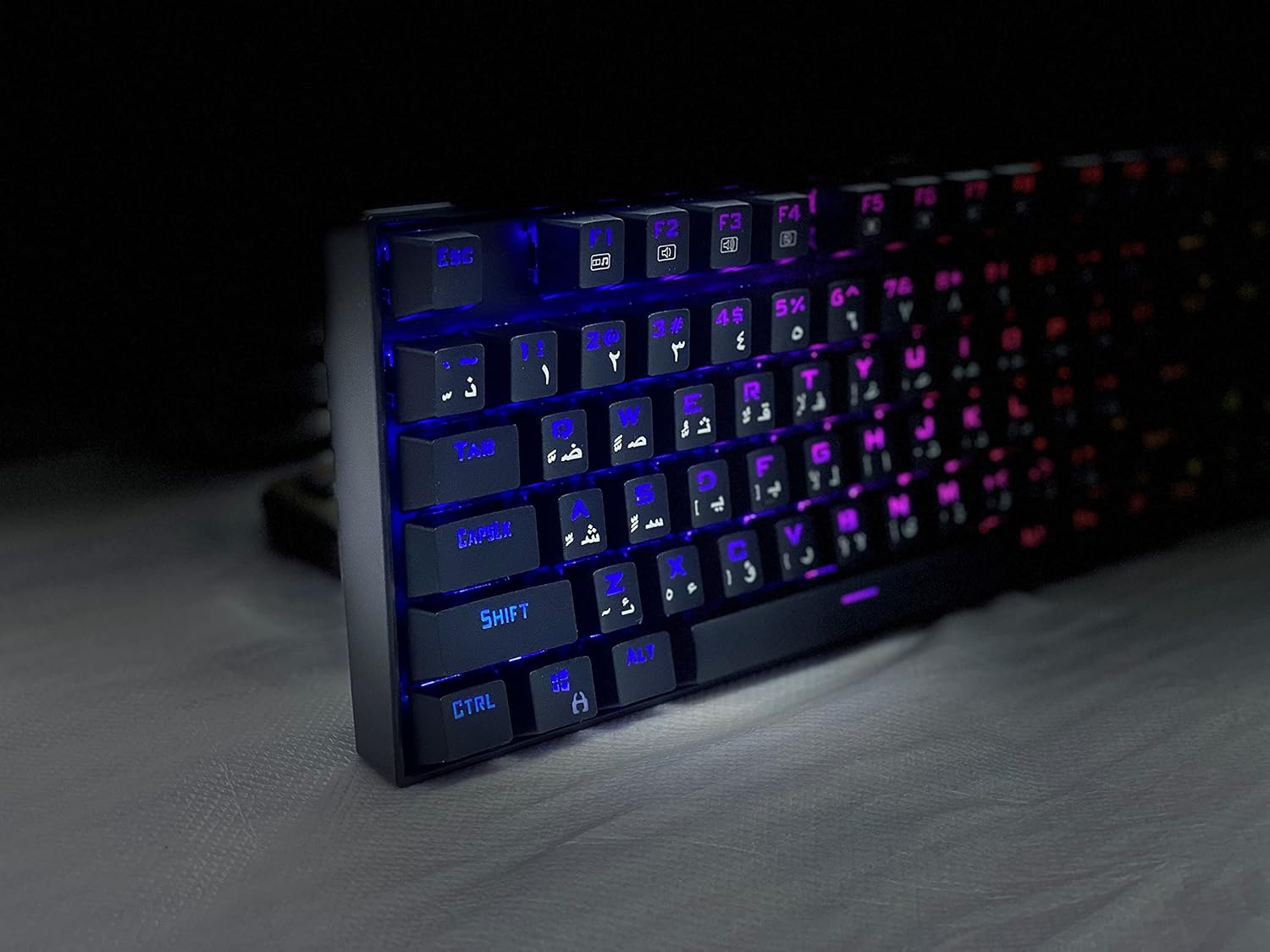 لوحة مفاتيح الألعاب الميكانيكية العربية Redragon Kumara K552RGB-1 بمفاتيح زرقاء - أسود