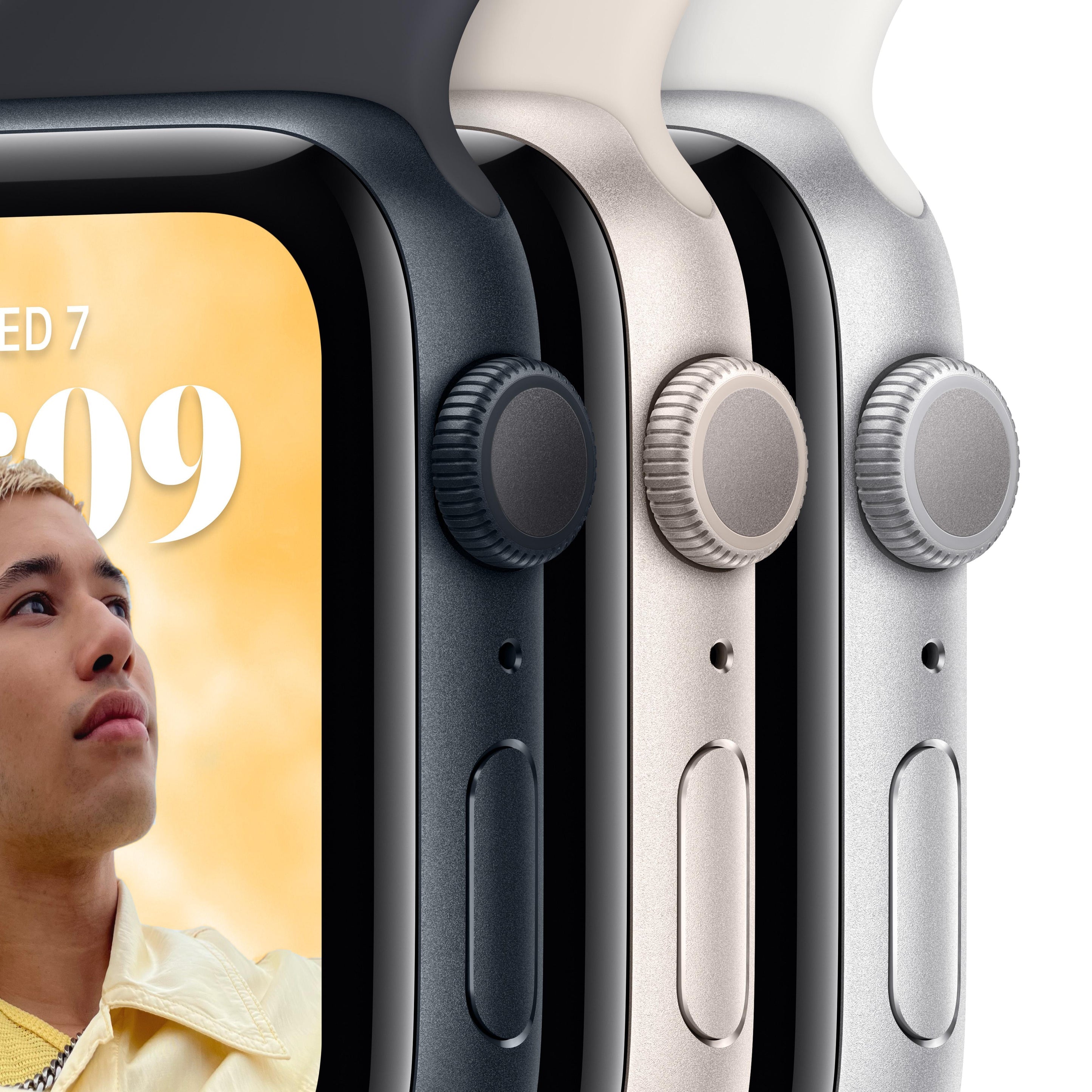 ساعة Apple Watch SE 2022 GPS مقاس 44 مم، هيكل من الألومنيوم منتصف الليل مع سوار رياضي منتصف الليل عادي 