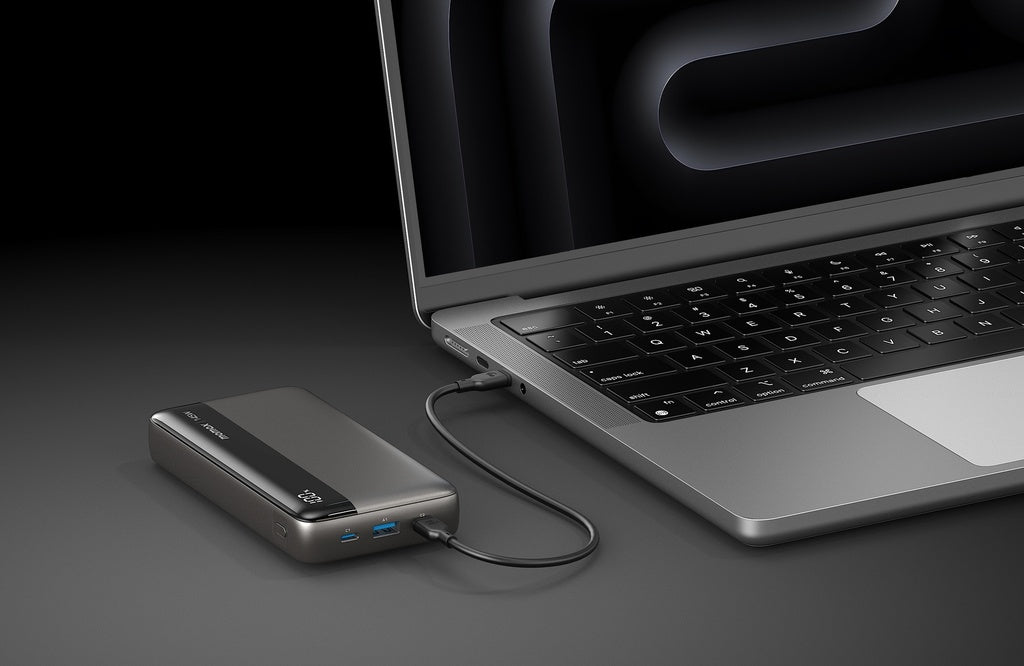 باور بانك موماكس 1-باور 25000 مللي أمبير/ساعة بتقنية PD وقوة 145 واط