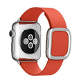 سوار Apple Watch متوسط ​​الحجم باللون الأحمر بتصميم عصري ومتوافق مع ساعات Apple Watch مقاس 38 مم و38/40/41 مم