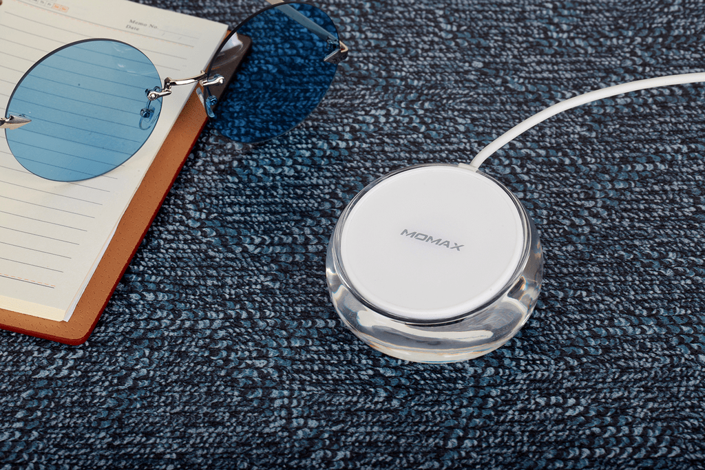 شاحن MOMAX Q.Dock Crystal اللاسلكي السريع