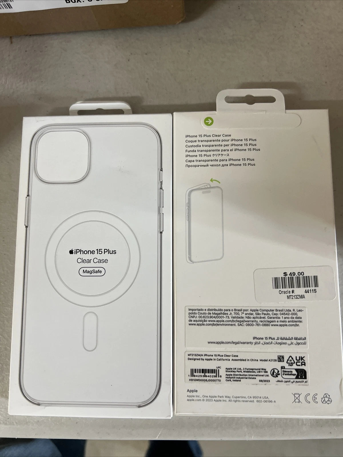 جراب شفاف من Apple مع MagSafe لجهاز iPhone 15 Plus